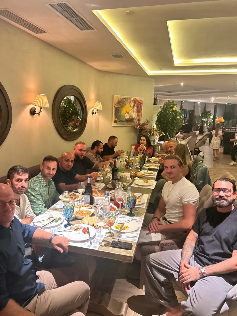 Teilnehmer der TCA-Investorenreise beim gemeinsamen Abendessen in Georgien